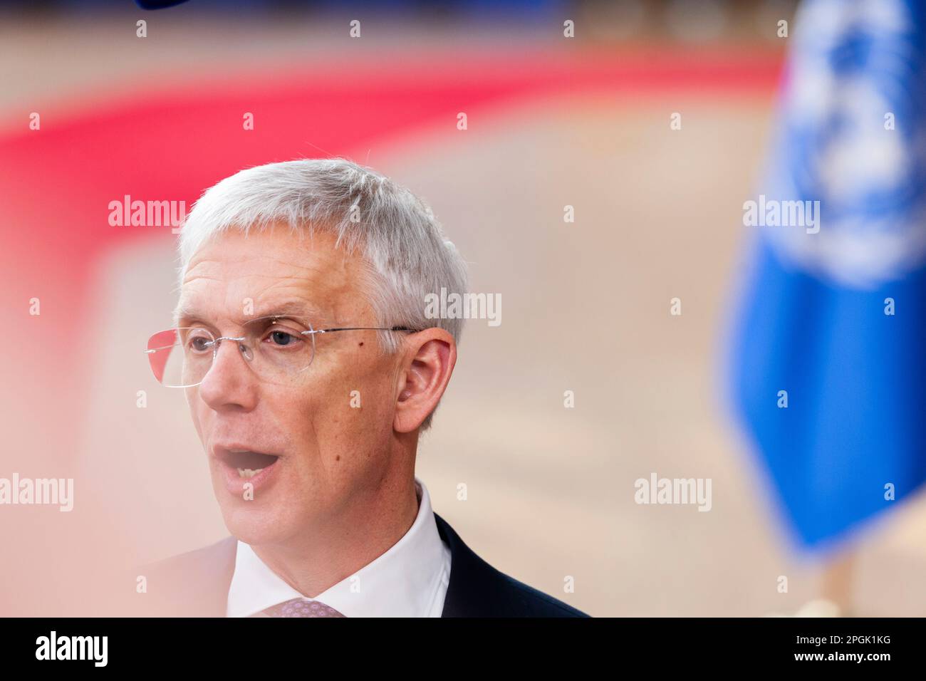 Bruxelles, Belgique. 23rd mars 2023. Nicolas Landemard / le Pictorium - arrivée des chefs d'Etat au sommet européen - 23/3/2023 - Belgique / Bruxelles - Premier ministre letton Krisjanis Karins. Arrivée des chefs d'Etat au sommet de l'UE crédit: LE PICTORIUM/Alay Live News Banque D'Images