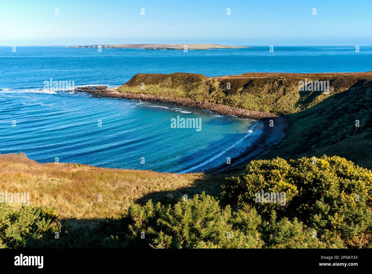 La baie a appelé Scotland's Haven sur le côté est de St. John's point, Caithness, Écosse, Royaume-Uni Banque D'Images La baie a appelé Scotland's Haven sur le côté est de St. John's point, Caithness, Écosse, Royaume-Uni Banque D'Images