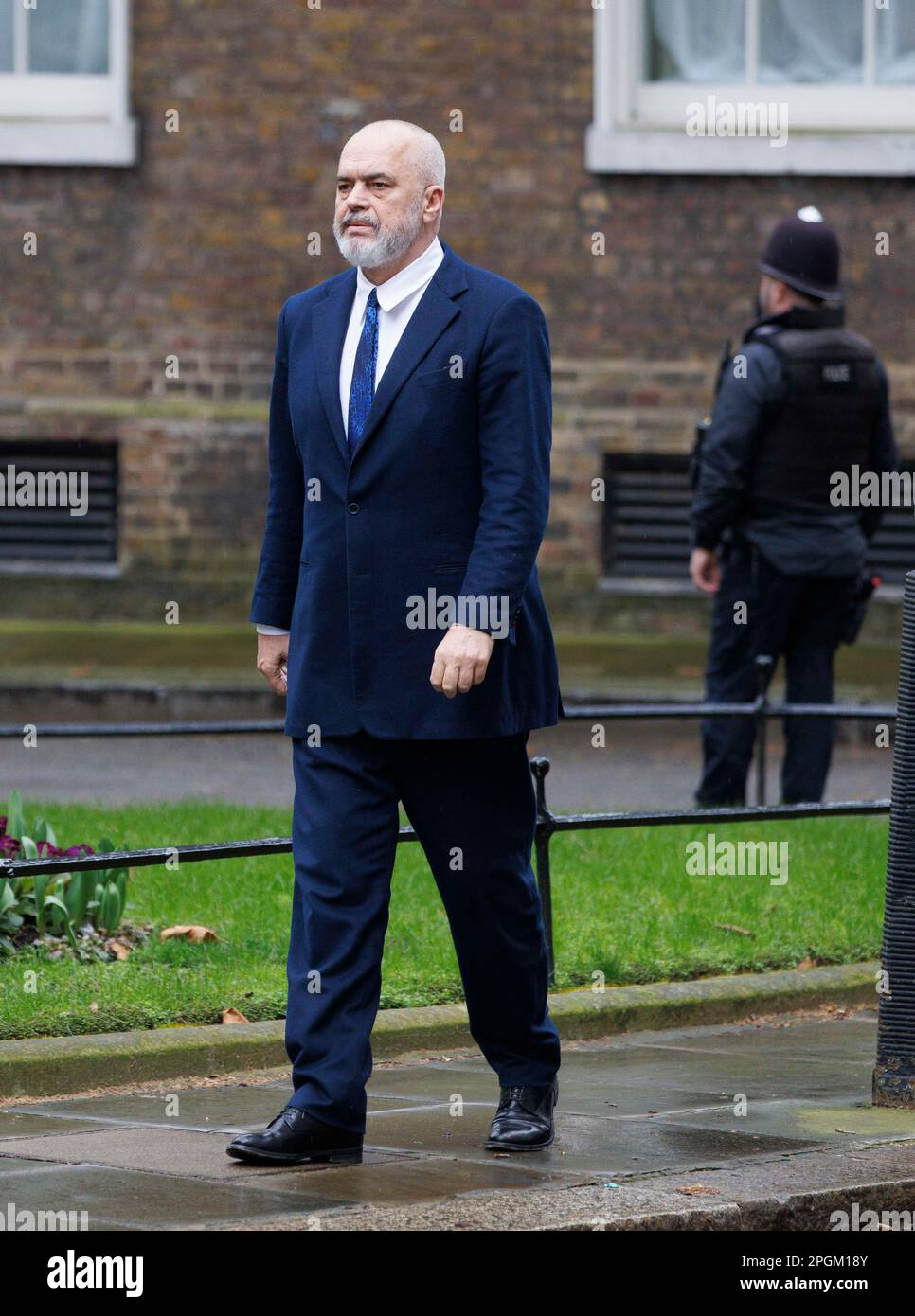 Londres, Royaume-Uni. 23rd mars 2023. Le Premier ministre albanais, EDI Rama, arrive pour une réunion avec Rishi Sunak au numéro 10 Downing Street. Ils discuteront des traversées de bateaux migrants et de l'immmigration ainsi que d'autres sujets. Crédit : Mark Thomas/Alay Live News Banque D'Images