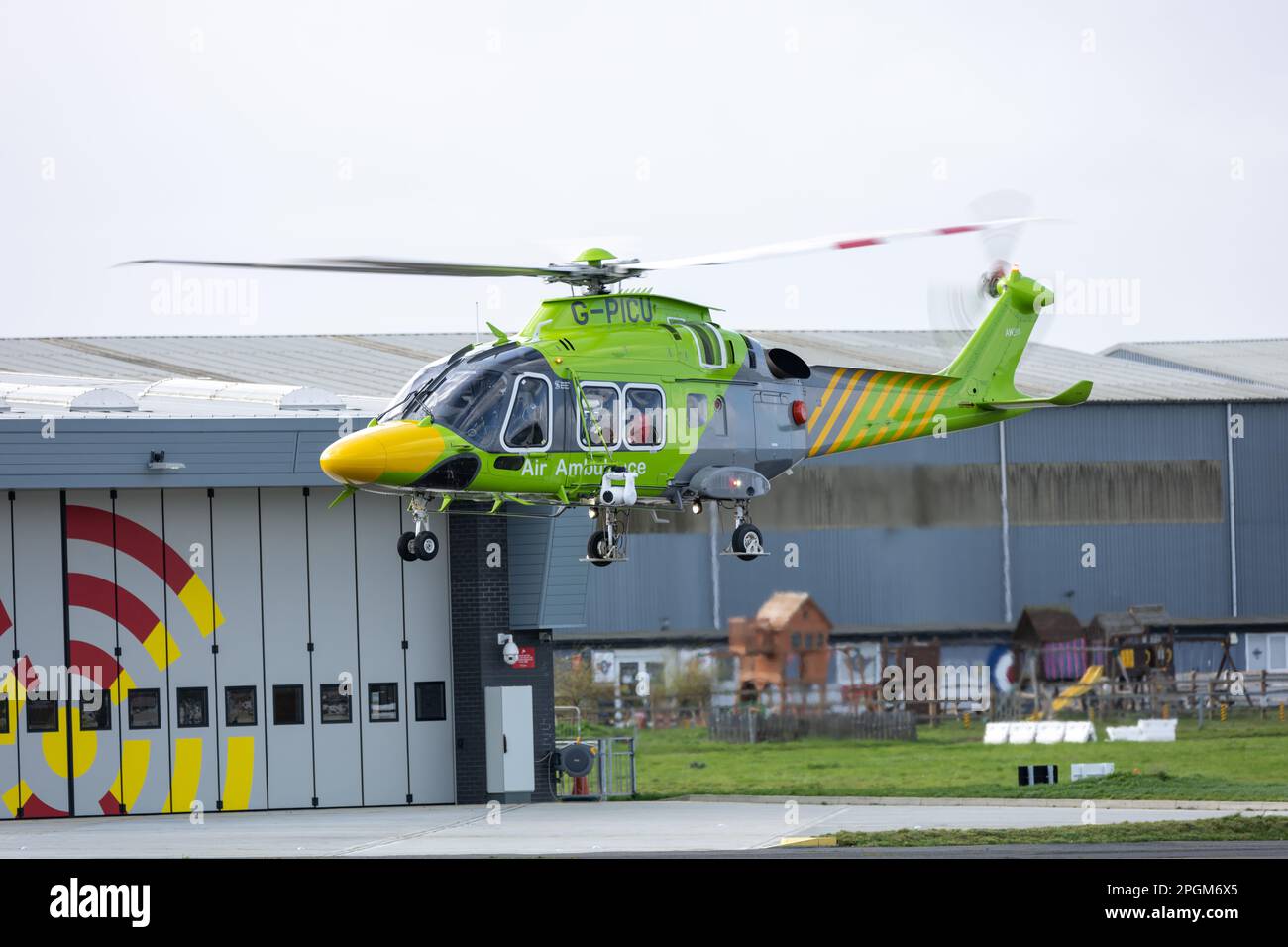 North Weald aérodrome d'aviation générale Essex Essex et Herts ambulance aérienne, G-picu, 2017 Leonardo AW169 C/N 69055 hélicoptère Banque D'Images