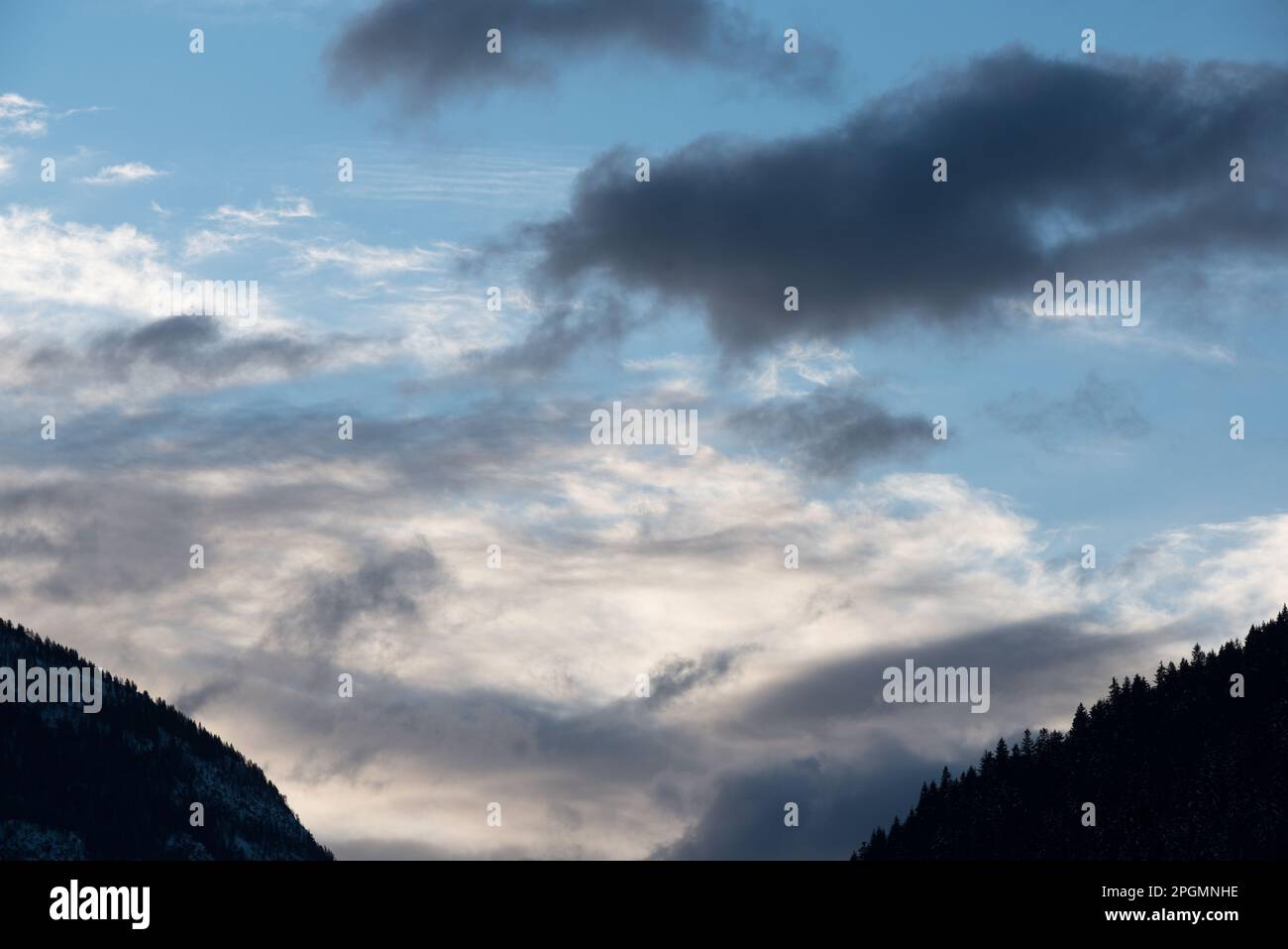 la bellezza delle montagne delle dolomiti innevate Banque D'Images