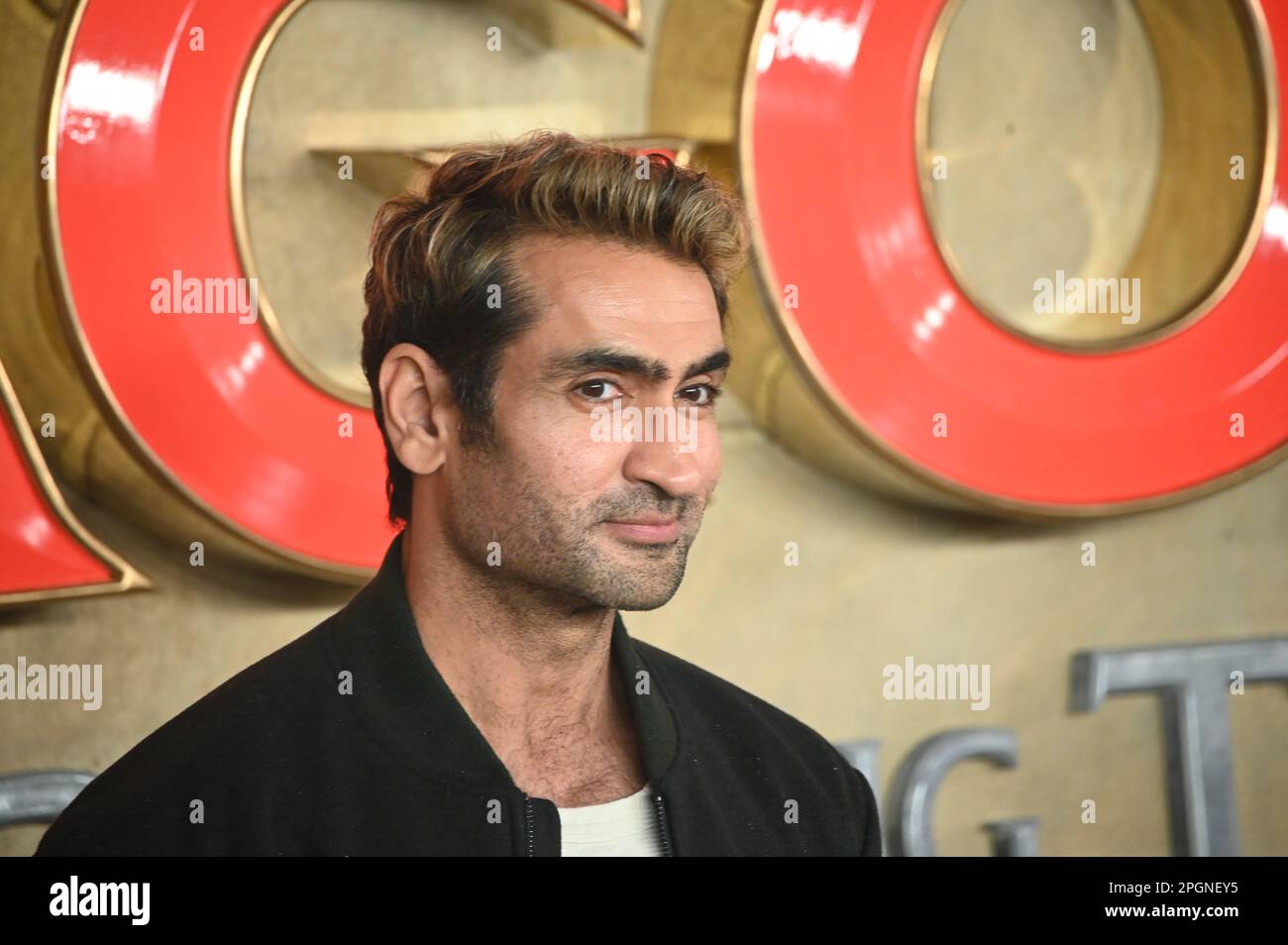 Kumail Nanjiani participe à la première de Dungeons & Dragons: Honor Among Thieves, Londres, Royaume-Uni. Photo prise le 23 mars 2023. Crédit : voir Li/Picture Capital/Alamy Live News Banque D'Images