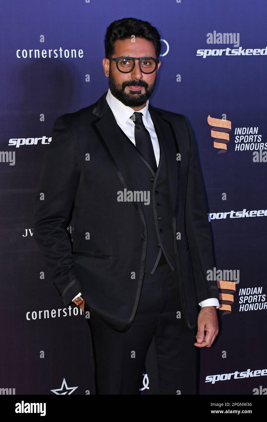 Mumbai, Inde. 23rd mars 2023. L'acteur Bollywood Abhishek Bachchan pose pour une photo pendant le tapis rouge Indian Sports Honors à Mumbai. Le prix vise à récompenser l'excellence dans divers sports et à encourager les talents à venir. (Photo par Ashish Vaishnav/SOPA Images/Sipa USA) crédit: SIPA USA/Alay Live News Banque D'Images