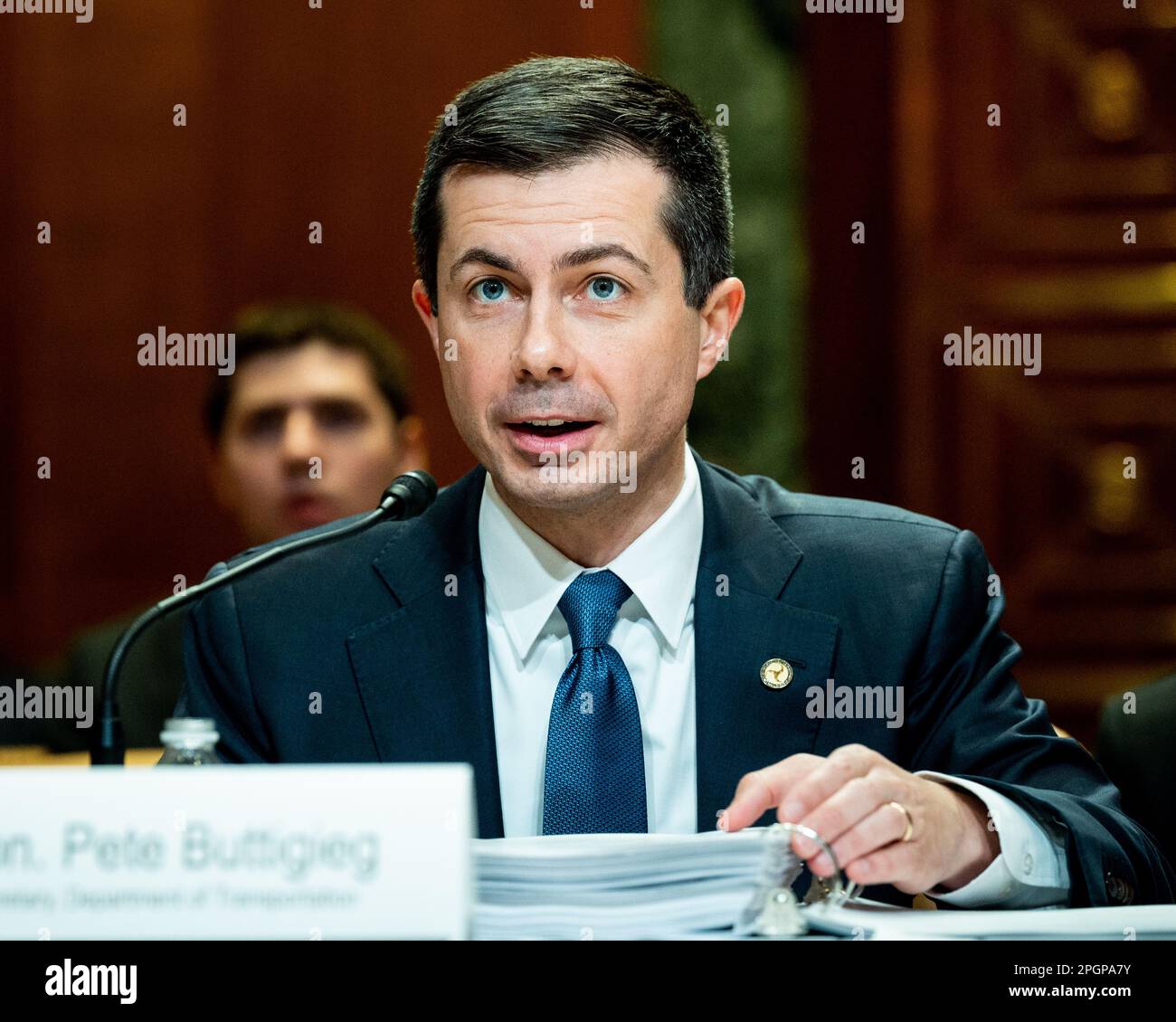 Washington, États-Unis. 23rd mars 2023. ÉTATS-UNIS Pete Buttigieg, secrétaire des Transports, s'exprimant aux États-Unis Capitole à une audience du Comité des crédits du Sénat. Crédit : SOPA Images Limited/Alamy Live News Banque D'Images