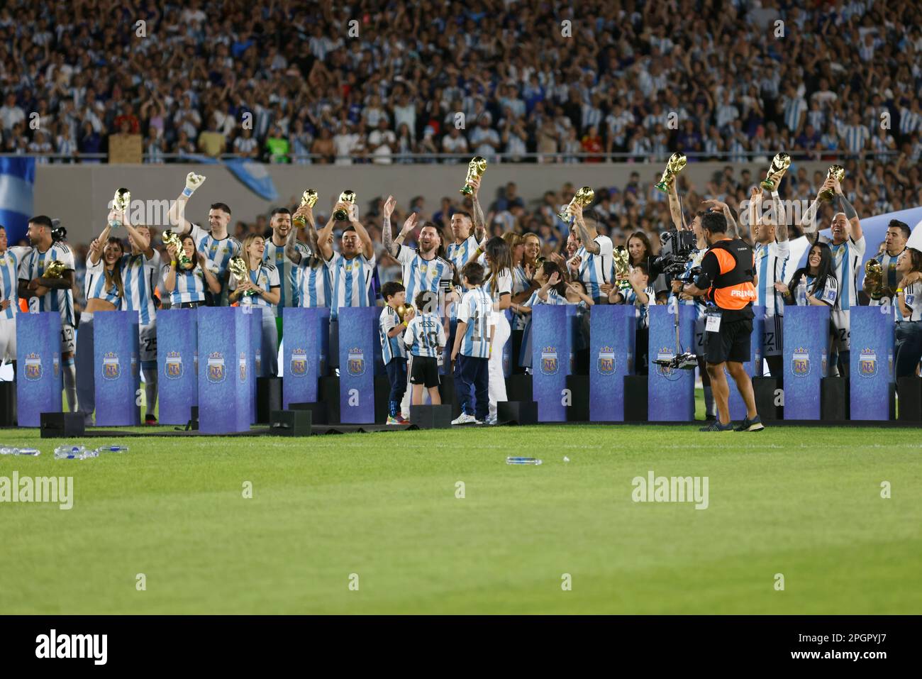 Ciudad Autonoma de Buenos Aires, Argentine, 23, mars 2023. Les joueurs argentins célèbrent après le match entre l'équipe nationale Argentine contre l'équipe nationale Panamá, match amical . Crédit: Fabideciria. Banque D'Images