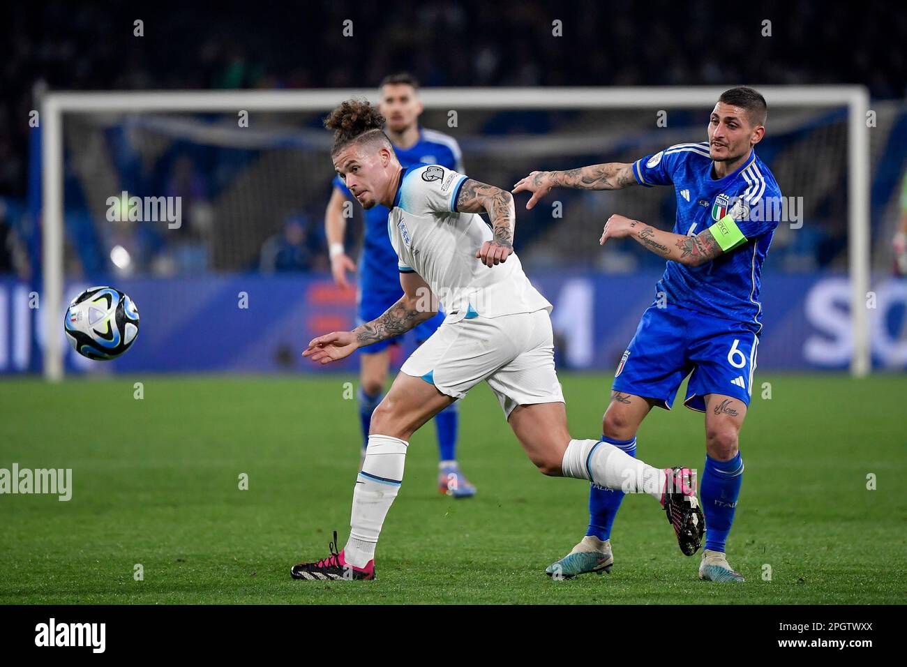 Kalvin Phillips d'Angleterre et Marco Verratti d'Italie lors du match de football du groupe C de qualification des championnats d'Europe de l'UEFA EURO2024 entre ITA Banque D'Images