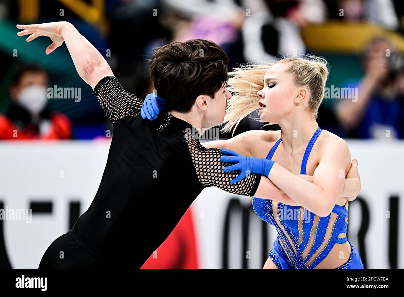 Loicia DEMOUGEOT et Theo LE MERCIER (FRA), pendant la danse sur glace danse du rythme, aux