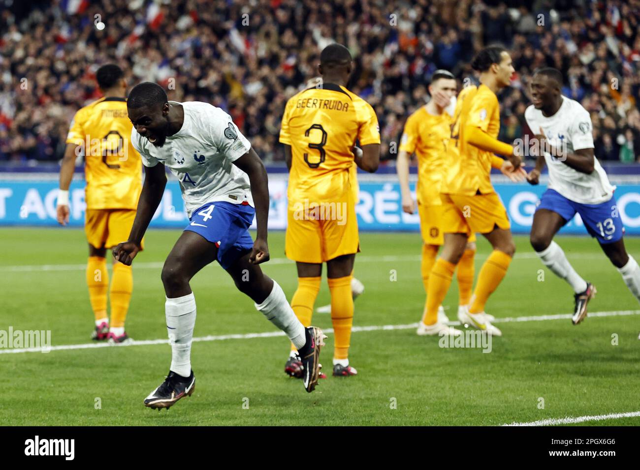 SAINTDENIS Dayot Upamecano de France fête le 02 lors du match de