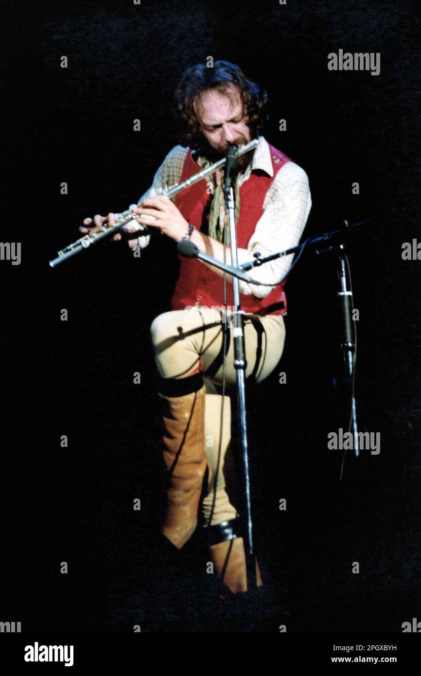 Ian Anderson de Jethro Tull, Civic Center, Providence, Rhode Island, Etats-Unis, 4 décembre 1977. Banque D'Images