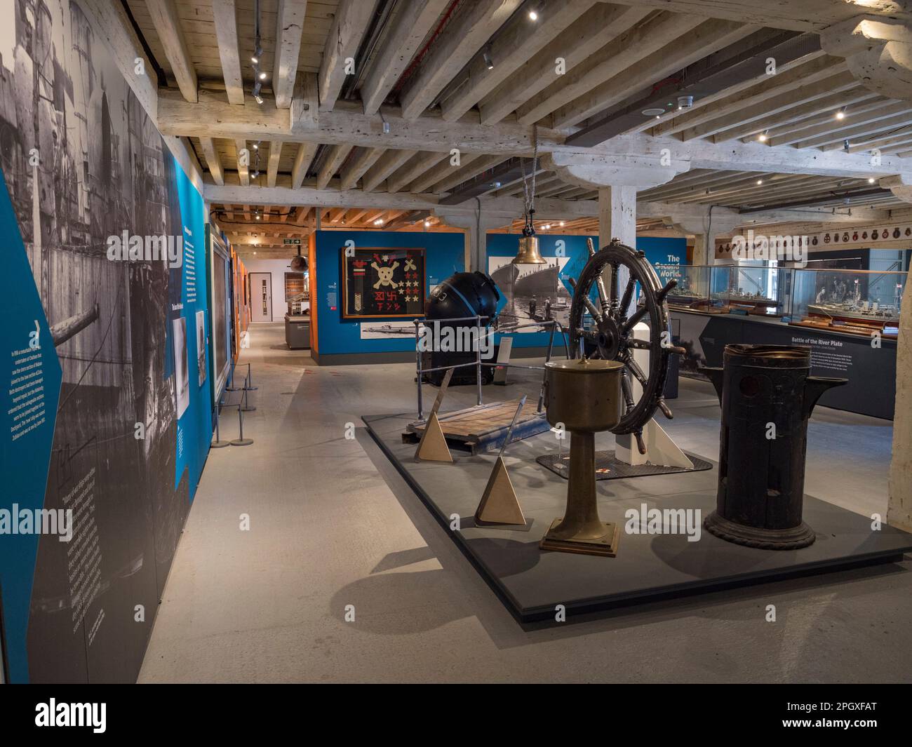 Vue générale à l'intérieur de l'exposition Steam, Steel & sous-marins, chantier naval historique de Chatham, Kent, Royaume-Uni. Banque D'Images