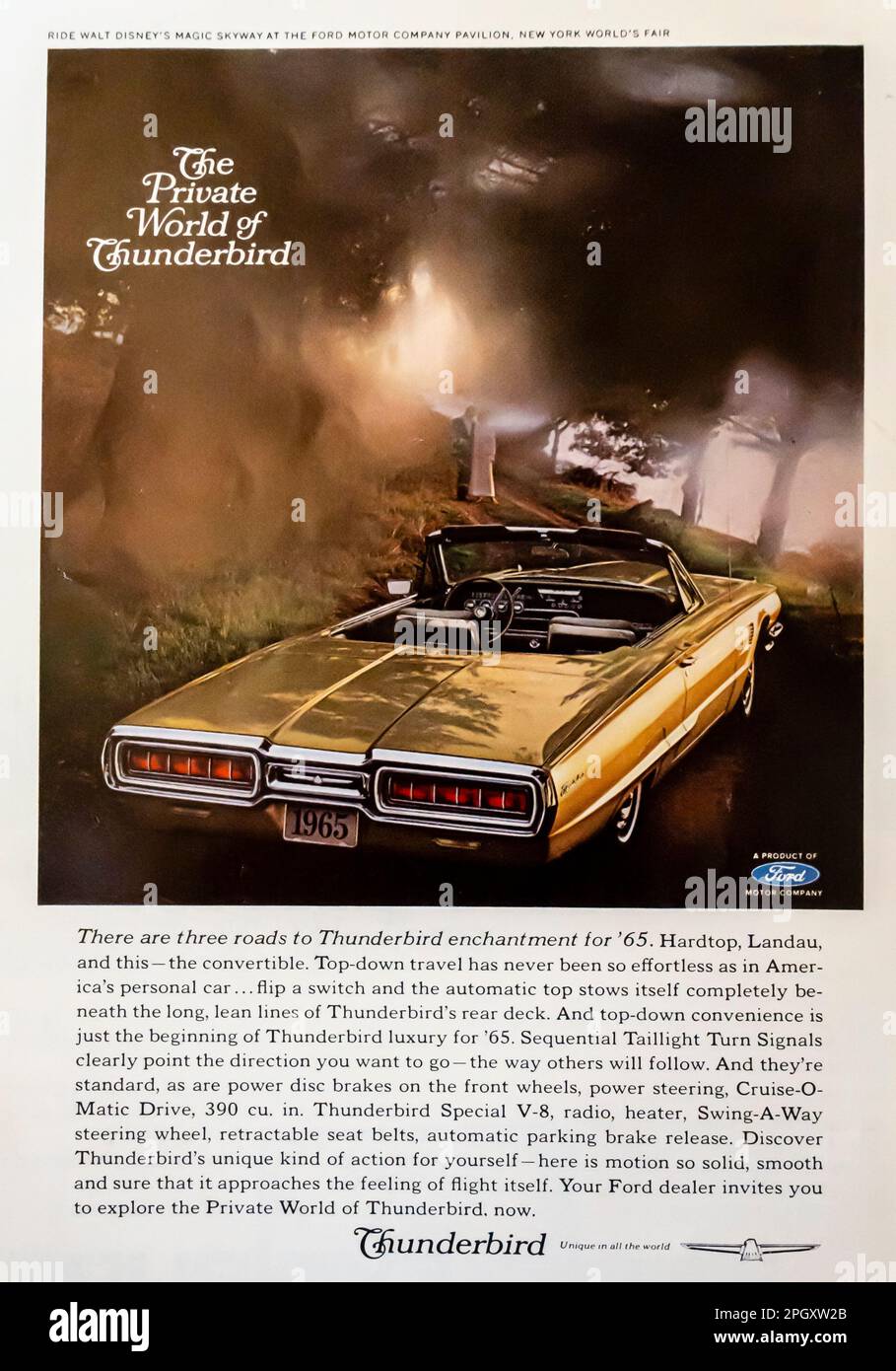 Publicité Ford Thunderbird 65 dans un magazine NatGeo, mai 1965 Banque D'Images