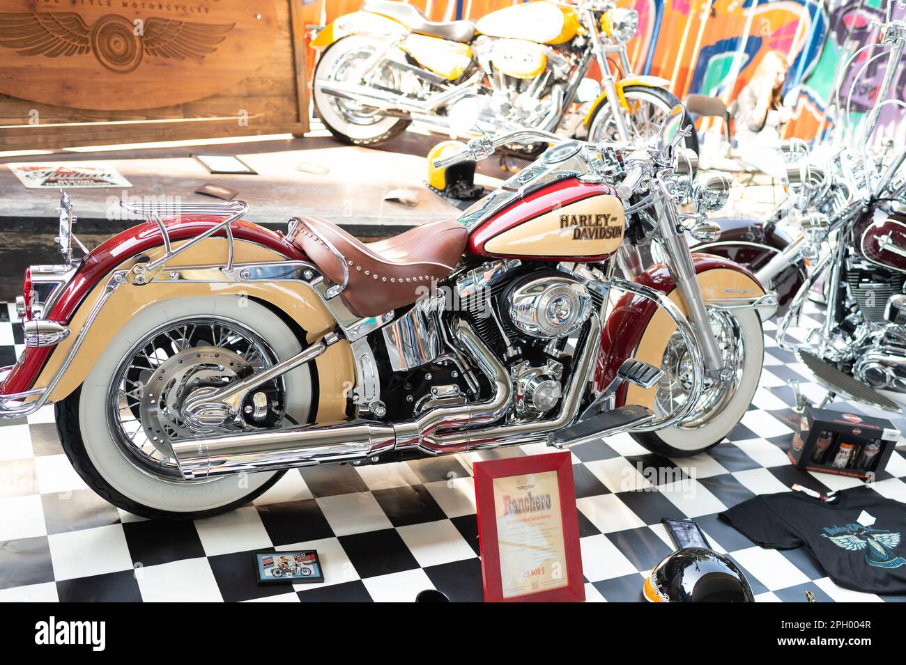 Kiev, Ukraine - 13 septembre 2014: Harley Davidson moto avec chrome et  détails de pièces métalliques Photo Stock - Alamy