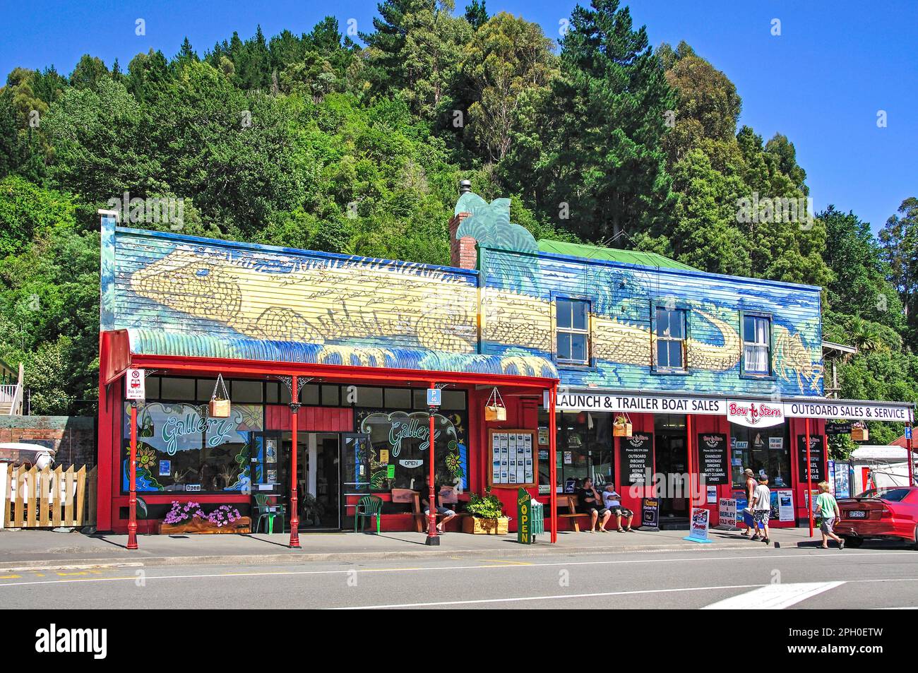 Boutique de canotage Bow & Stern et The Gallery, main Street, Havelock, Marlborough, South Island, Nouvelle-Zélande Banque D'Images