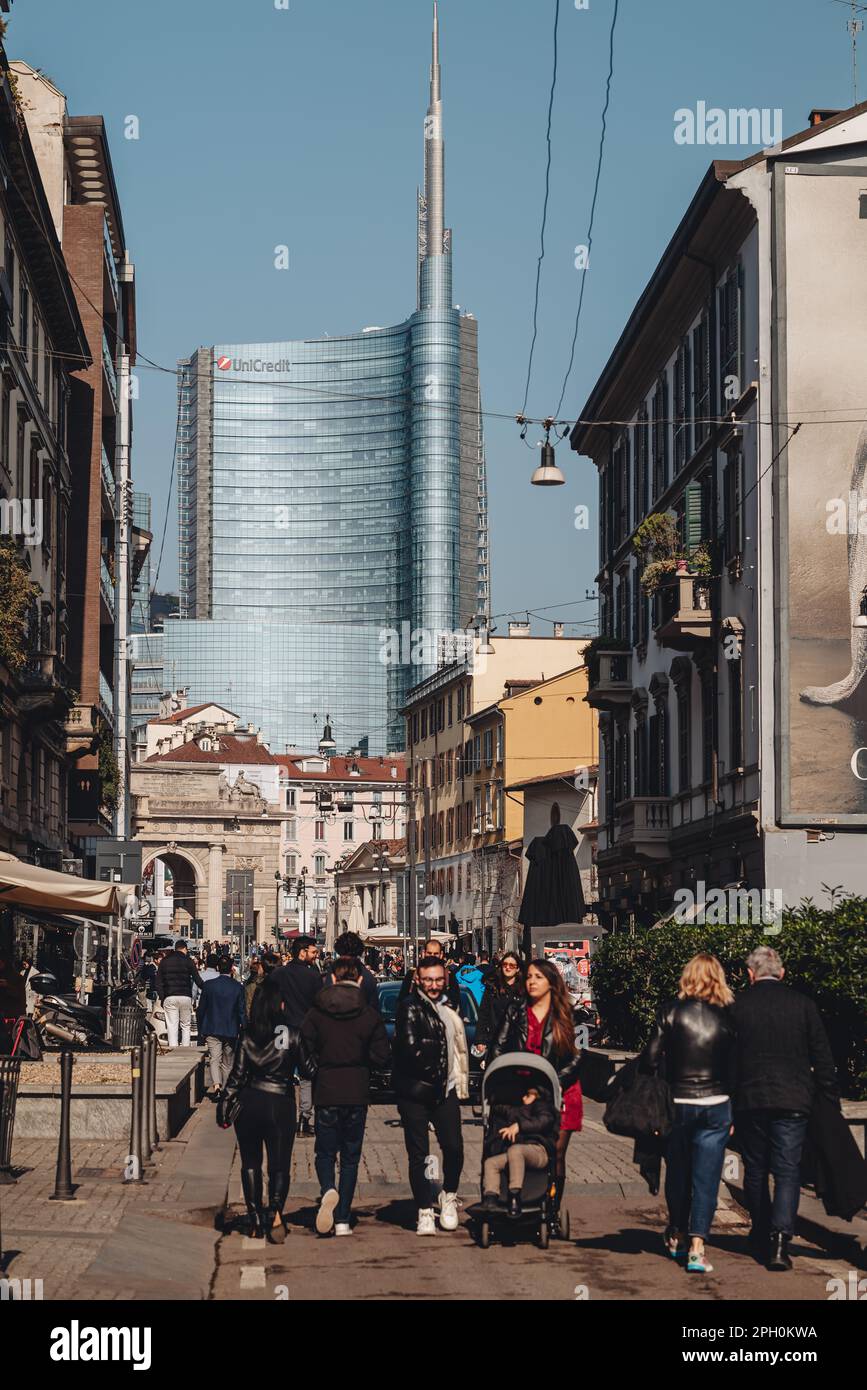 Milano, Italie - Mars 2023 : bâtiments Corso Como et Gae Aulenti Banque D'Images