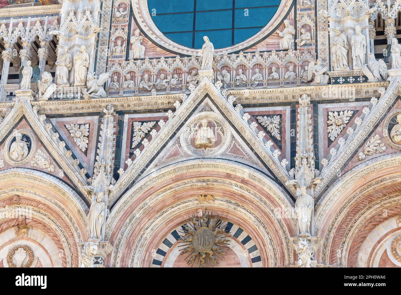 Détail de la façade de la cathédrale de Sienne. Sienne, Italie Banque D'Images