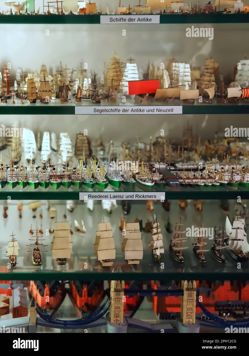 À l'intérieur du Musée maritime international de Hambourg, les bateaux et les bateaux d'art miniatures Banque D'Images