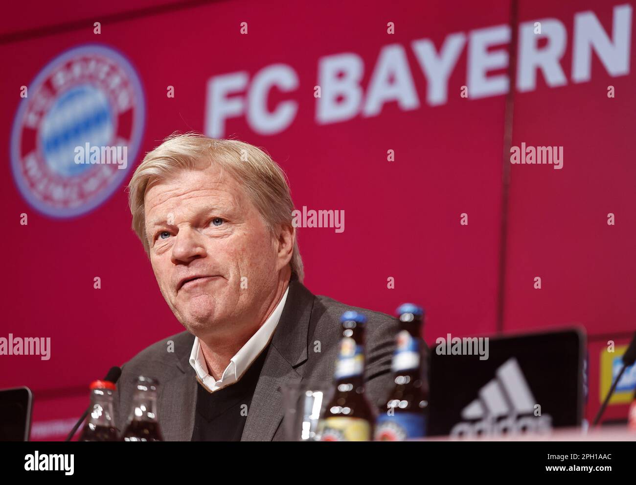 Munich, Allemagne. 25th mars 2023. Le président du FC Bayern Oliver Kahn assiste à une conférence de presse car Thomas Tuchel est officiellement désigné comme entraîneur-chef du Bayern Munich à Munich, en Allemagne, au 25 mars 2023. Credit: Philippe Ruiz/Xinhua/Alay Live News Banque D'Images