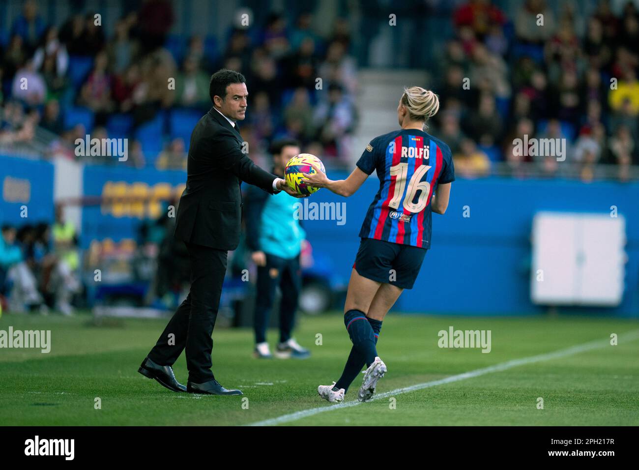 Sant Joan Despí, Espagne, 25, mars 2023. Espagnol Liga F: FC Barcelone / Real Madrid CF. (0) Alberto Toril (entraîneur en chef) et (16) Rolfö crédit: Joan G/Alay Live News Banque D'Images