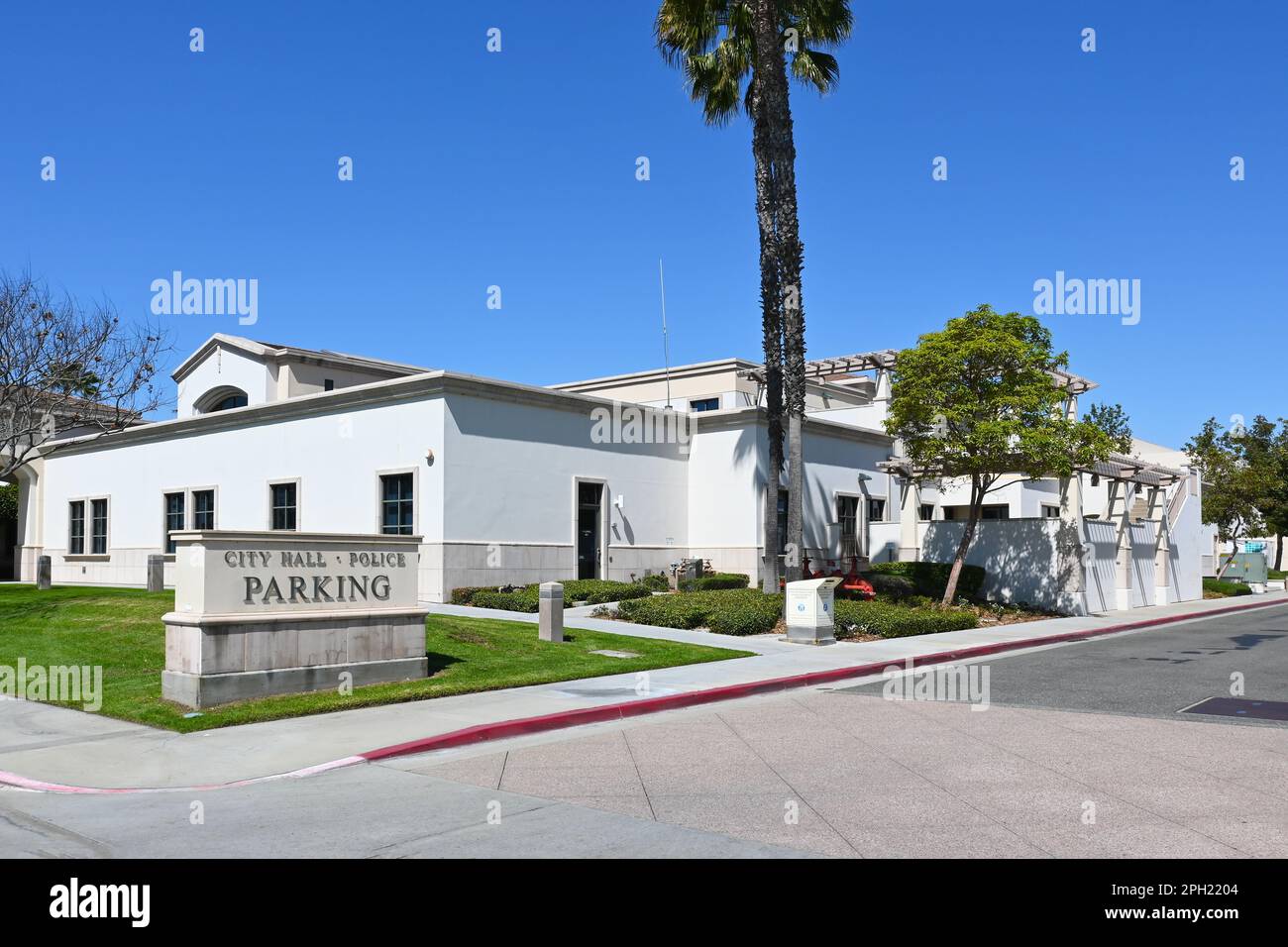 BUENA PARK, CALIFORNIE - 24 MARS 2023 : parking du Buena Park Civic Center pour l'hôtel de ville et le service de police Banque D'Images