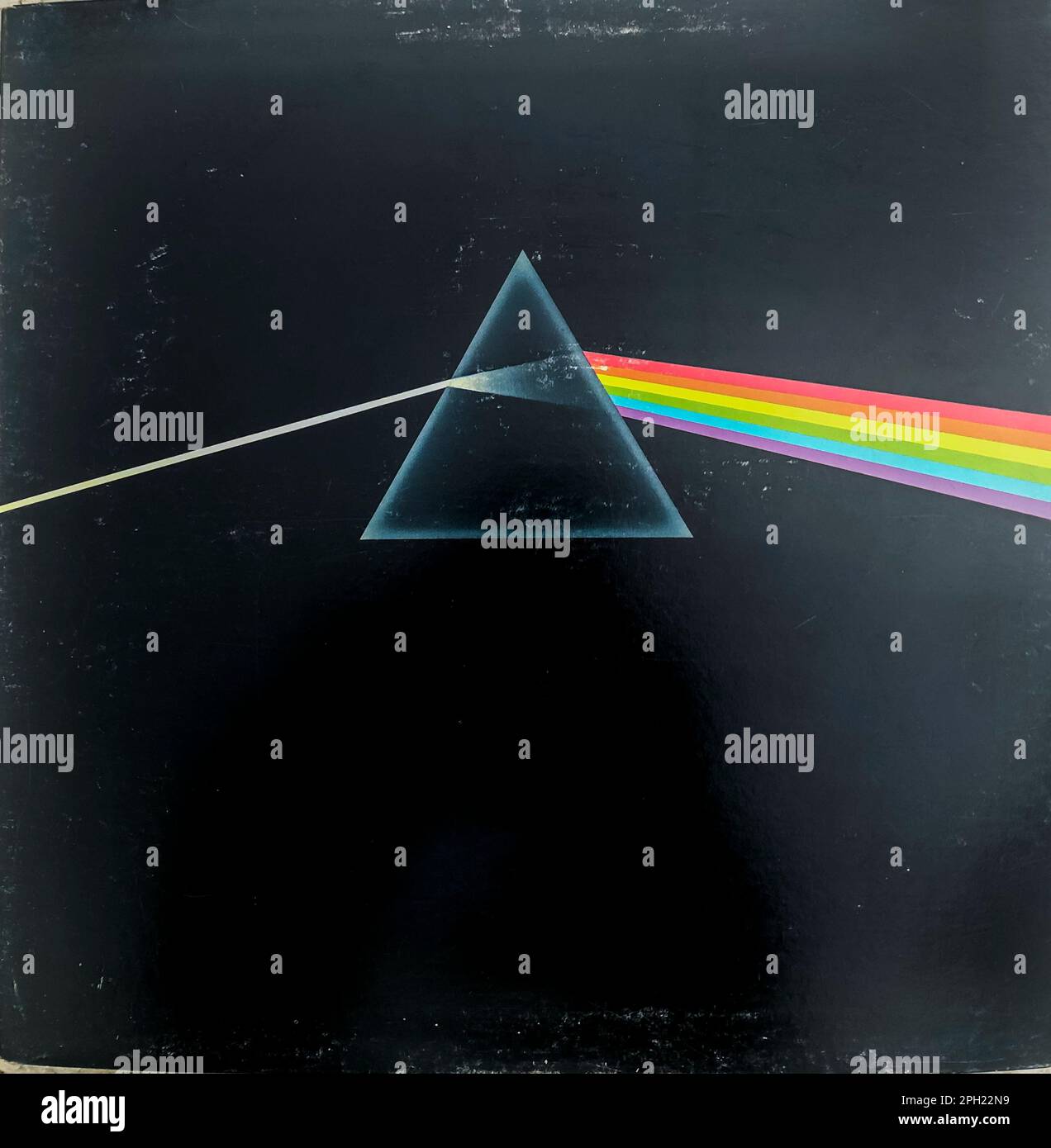 Pink Floyd LP vinyle Record Cover, 'Dark Side of the Moon' vintage Record des années 1970, design psychédélique, rock classique, pochettes vintage, pochettes d'album Banque D'Images