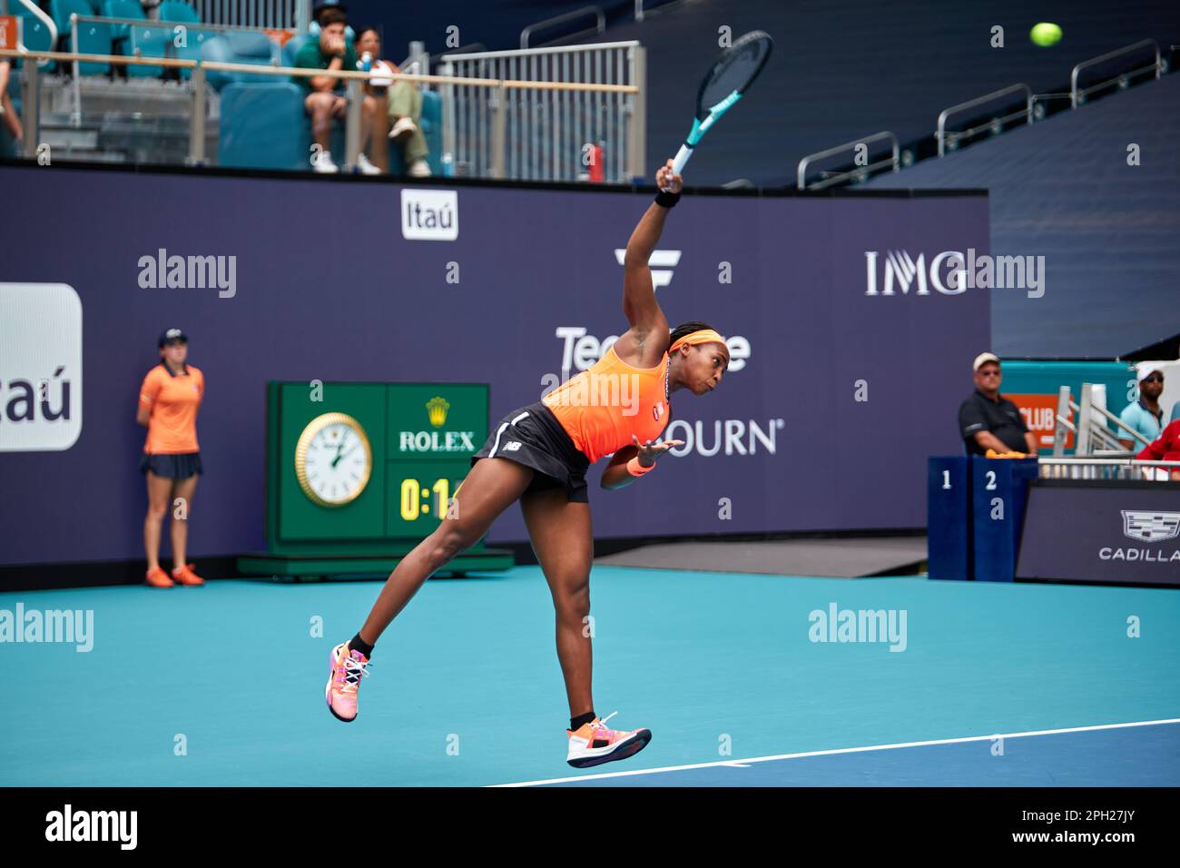 Miami Gardens, Floride, États-Unis. 25th mars 2023. [WTA] [27] A. Potapova vs [6] C. Gauff (Etats-Unis) pendant le tournoi mondial de tennis à l'Open de Miami 2023 propulsé par Itau. Credit: Yaroslav Sabitov/YES Market Media/Alay Live News. Banque D'Images