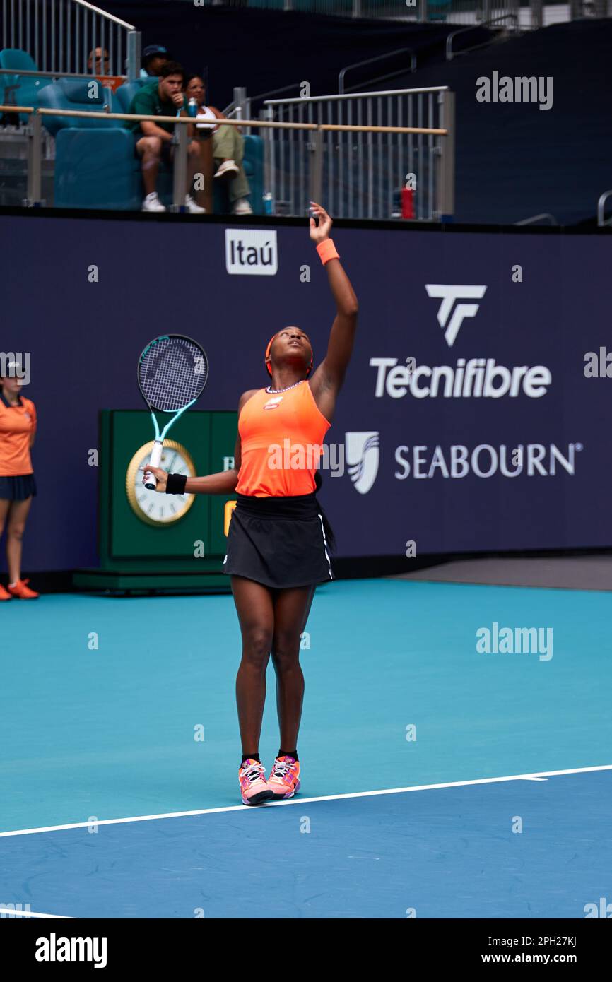 Miami Gardens, Floride, États-Unis. 25th mars 2023. [WTA] [27] A. Potapova vs [6] C. Gauff (Etats-Unis) pendant le tournoi mondial de tennis à l'Open de Miami 2023 propulsé par Itau. Credit: Yaroslav Sabitov/YES Market Media/Alay Live News. Banque D'Images