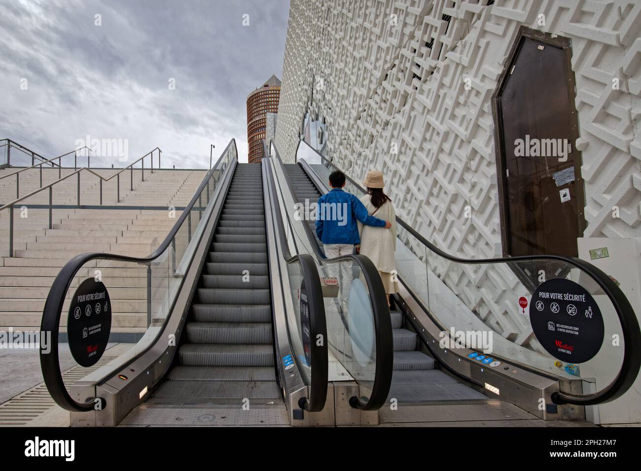 Centre commercial part dieu Banque de photographies et d'images à haute  résolution - Alamy