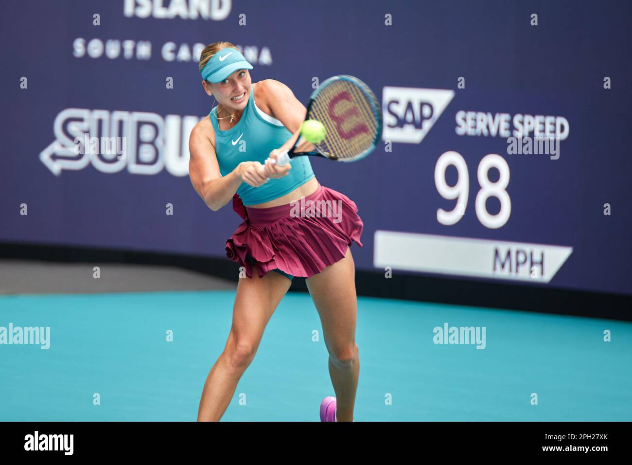 Miami Gardens, Floride, États-Unis. 25th mars 2023. [WTA] [27] A. Potapova vs [6] C. Gauff (Etats-Unis) pendant le tournoi mondial de tennis à l'Open de Miami 2023 propulsé par Itau. Credit: Yaroslav Sabitov/YES Market Media/Alay Live News. Banque D'Images