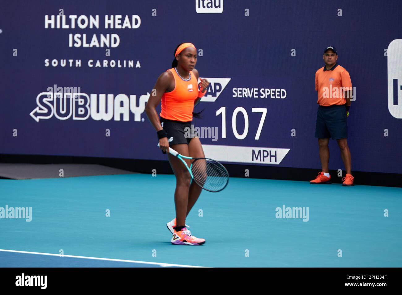 Miami Gardens, Floride, États-Unis. 25th mars 2023. [WTA] [27] A. Potapova vs [6] C. Gauff (Etats-Unis) pendant le tournoi mondial de tennis à l'Open de Miami 2023 propulsé par Itau. Credit: Yaroslav Sabitov/YES Market Media/Alay Live News. Banque D'Images