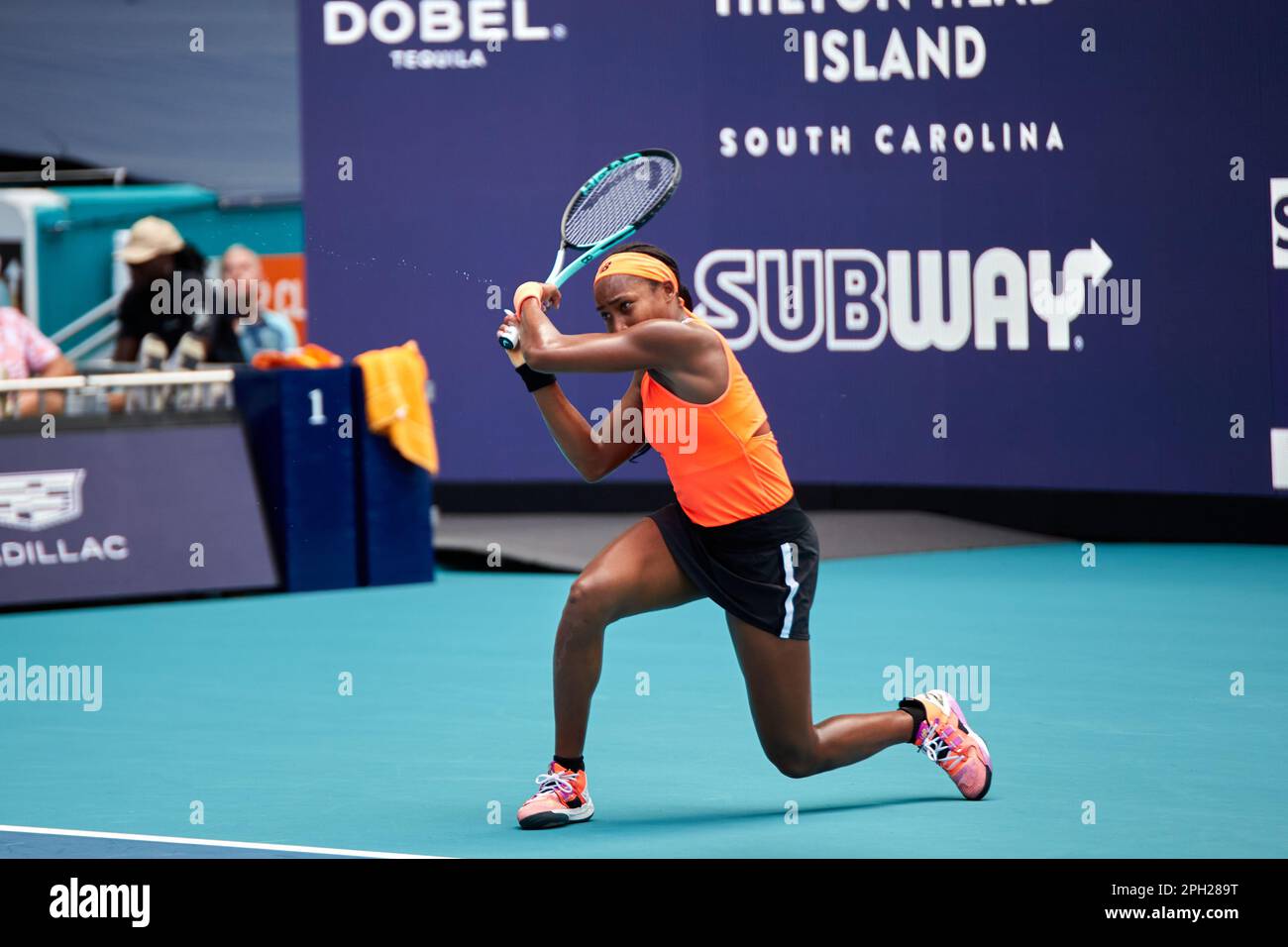 Miami Gardens, Floride, États-Unis. 25th mars 2023. [WTA] [27] A. Potapova vs [6] C. Gauff (Etats-Unis) pendant le tournoi mondial de tennis à l'Open de Miami 2023 propulsé par Itau. Credit: Yaroslav Sabitov/YES Market Media/Alay Live News. Banque D'Images