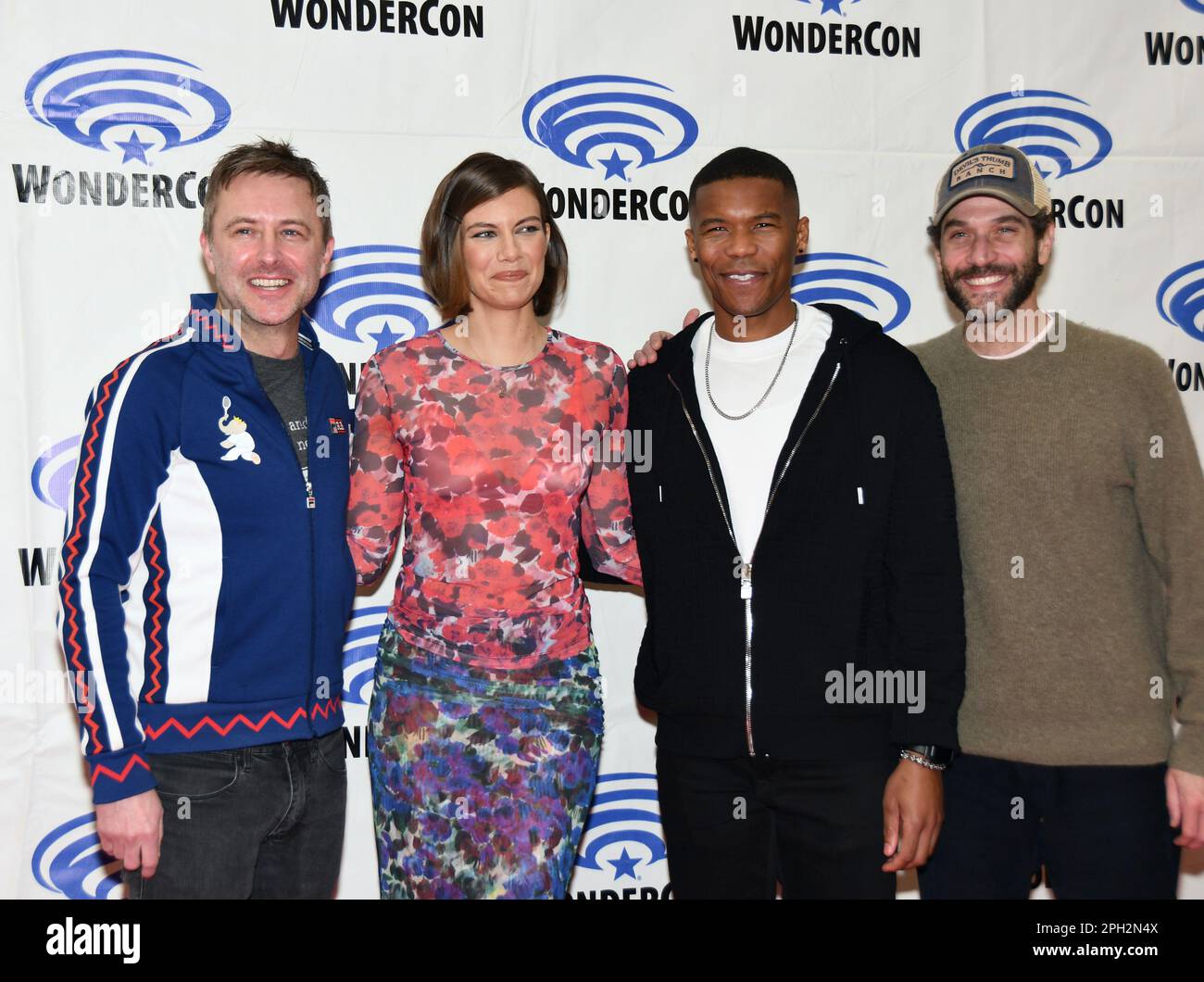 Chris Hardwick, Lauren Cohan, Gauis Charles et Eli Jorne arrivent au Walking Dead: Dead City Photocall au WonderCon Day 2 2023 Banque D'Images