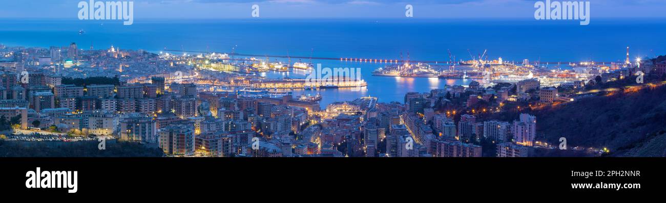 Le panorama de Genova au crépuscule du matin. Banque D'Images