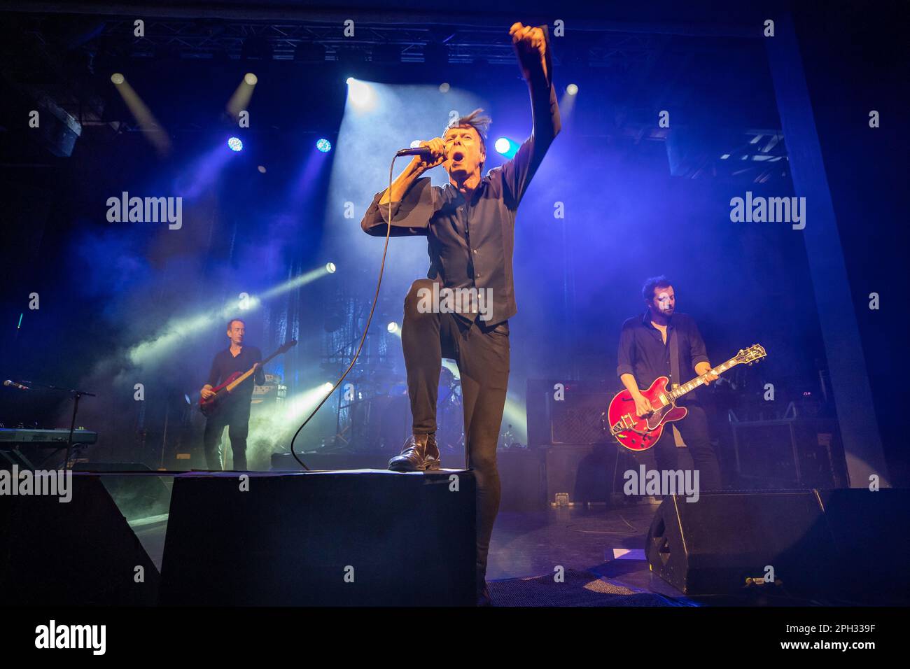 Bexhill-on-Sea, Royaume-Uni. Samedi 25 mars 2023.Brett Anderson de Suede interprète le Pavillon de la Warr,© Jason Richardson / Alamy Live News Banque D'Images