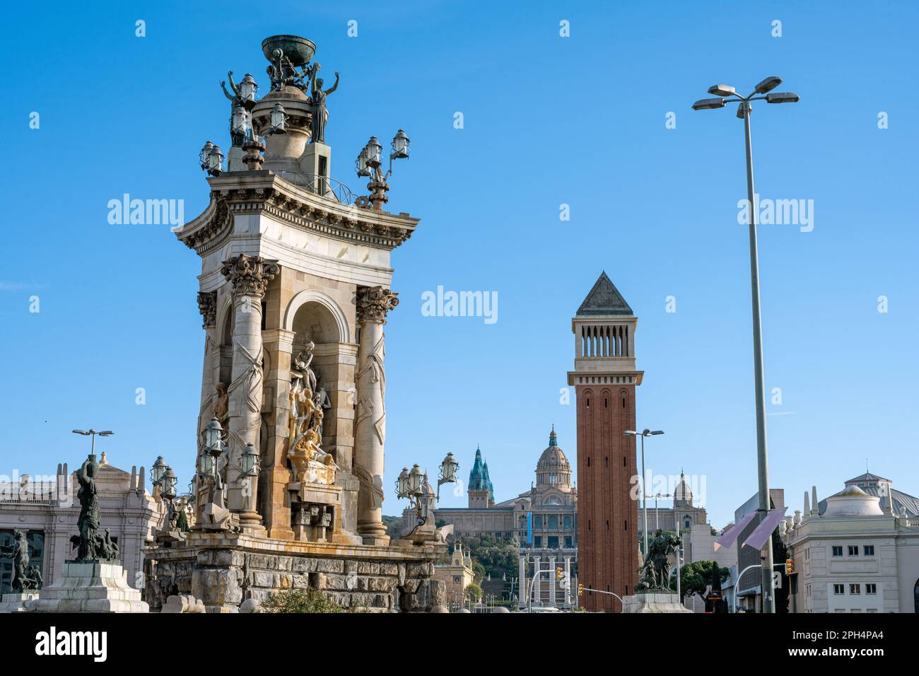 Plaza de Espana à Barcelone avec le Palais de Montjuic à l'arrière Banque D'Images