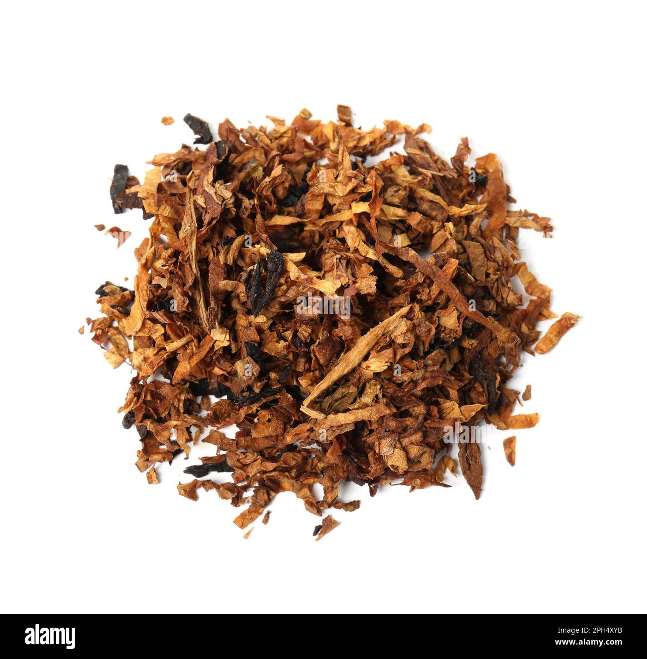 Pile de tabac sec isolée sur blanc, vue de dessus Banque D'Images