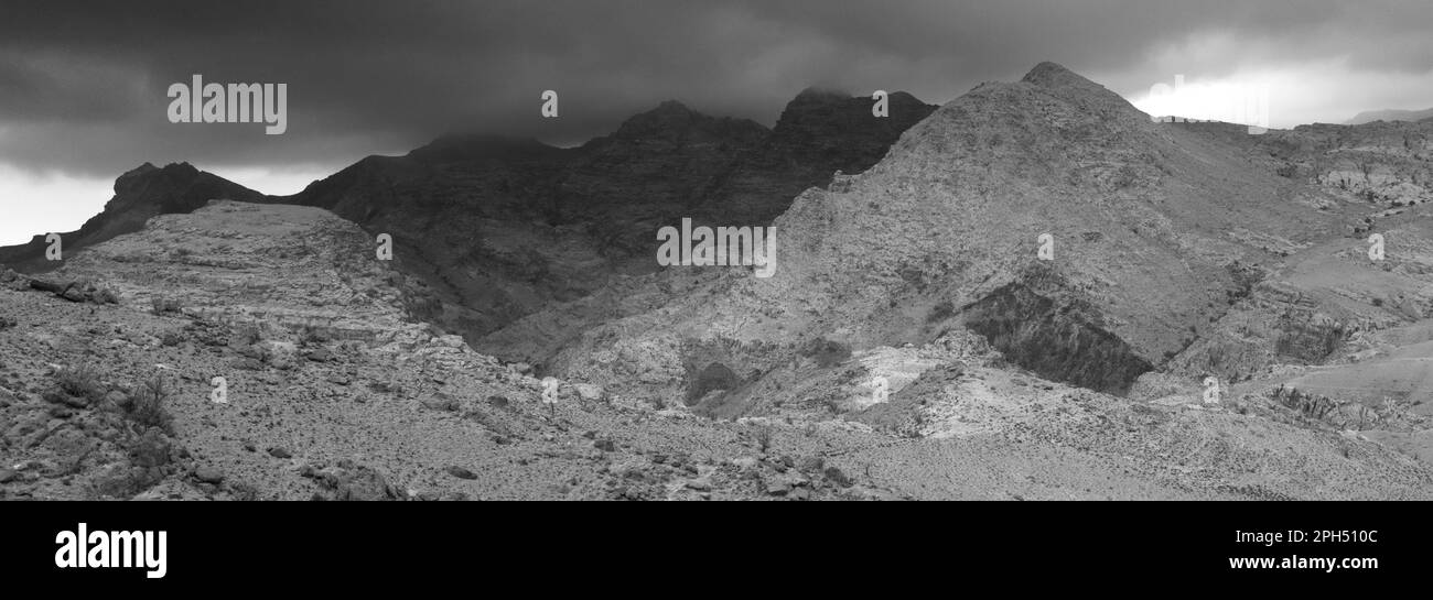 Vue sur le paysage des montagnes de Jabal Abu Mahmoud, centre-sud de la Jordanie, Moyen-Orient Banque D'Images