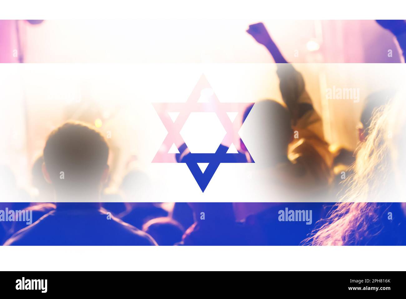Manifestations Israël tel Aviv. Drapeau d'Israël. Manifestation en Israël 2023. Lever la main. Ministre de la Défense. Hors foyer. Banque D'Images