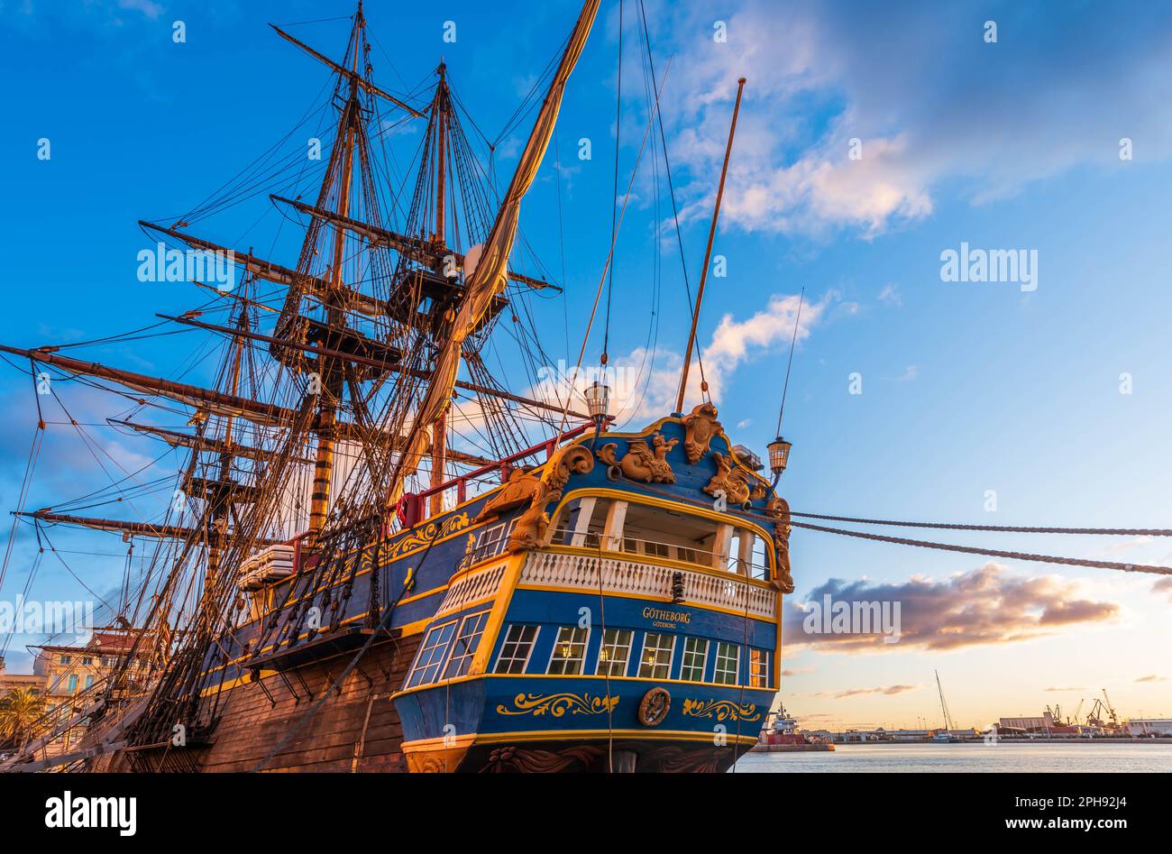 Le plus grand voilier du monde, le Gotheborg, dans le port de Sète, en Occitanie, en France Banque D'Images