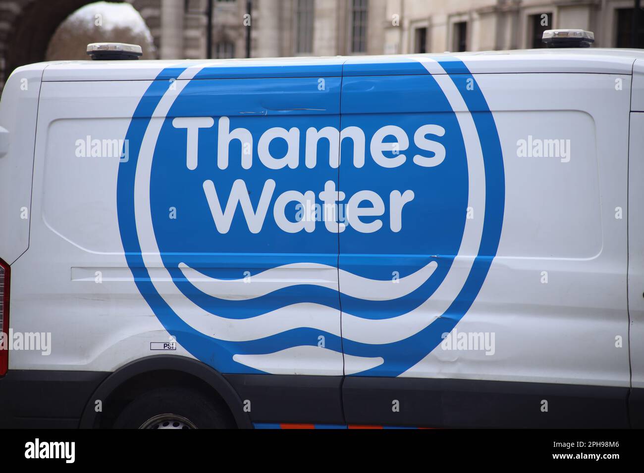 Fourgonnette Thames Water. Crédit: Sinai Noor / Alamony Banque D'Images