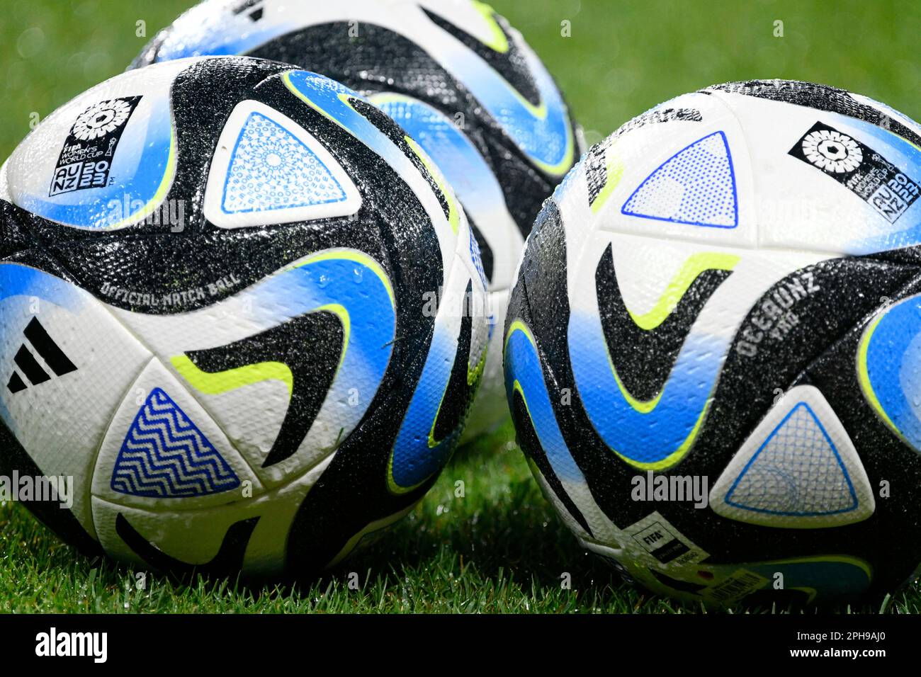 MEWA-Arena Mainz, Allemagne 25,4.2023, football: International friendly Match, Allemagne (GER) (blanc) vs PÉROU (PER) (rouge) - Adidas OCEAUNZ, ballon de match officiel de la coupe du monde des femmes de la FIFA 2023 en Nouvelle Zélande et en Australie Banque D'Images