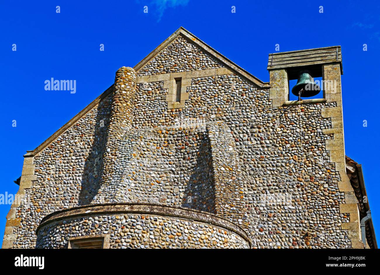Gros plan des travaux de réparation de la tour effondrée et de l'extrémité ouest de l'église de Saint-Nicolas dans le nord de Norfolk à Dilham, Norfolk, Angleterre, Royaume-Uni. Banque D'Images