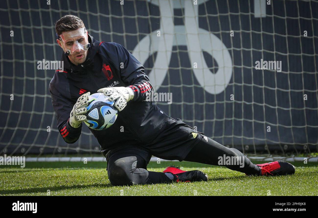 Tubize, Belgique. 27th mars 2023. Koen Casteels, gardien de but belge, photographié en action lors d'une session d'entraînement de l'équipe nationale belge de football Red Devils, lundi 27 mars 2023, au siège de la Royal Belgian football Association RBFA à Tubize. Les Red Devils se préparent à un match amical de demain contre l'Allemagne. BELGA PHOTO VIRGINIE LEFOUR crédit: Belga News Agency/Alay Live News Banque D'Images