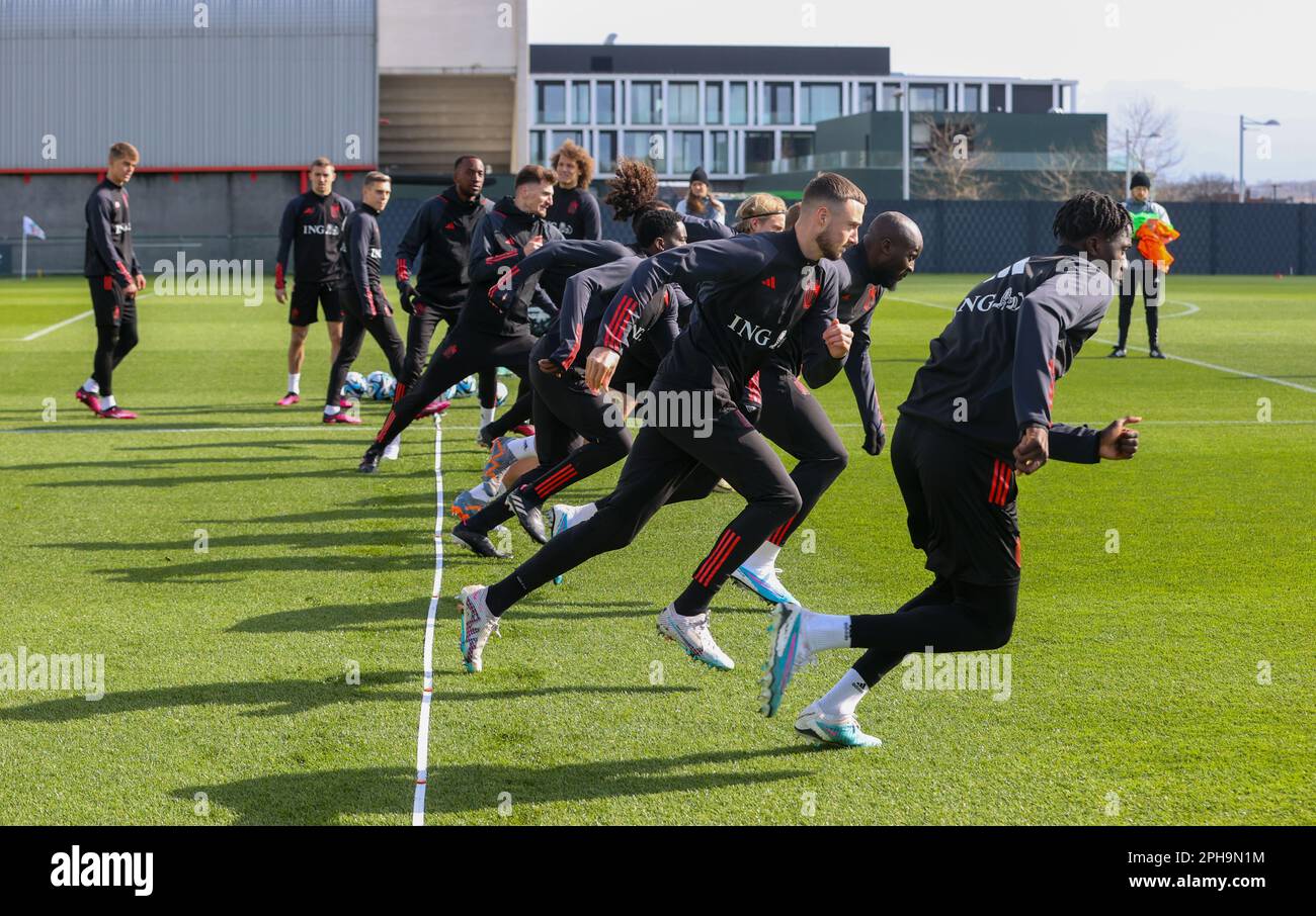 Tubize, Belgique. 27th mars 2023. Zeno Debast en Belgique photographié en action lors d'une session d'entraînement de l'équipe nationale belge de football Red Devils, lundi 27 mars 2023, au siège de la Royal Belgian football Association RBFA à Tubize. Les Red Devils se préparent à un match amical de demain contre l'Allemagne. BELGA PHOTO VIRGINIE LEFOUR crédit: Belga News Agency/Alay Live News Banque D'Images