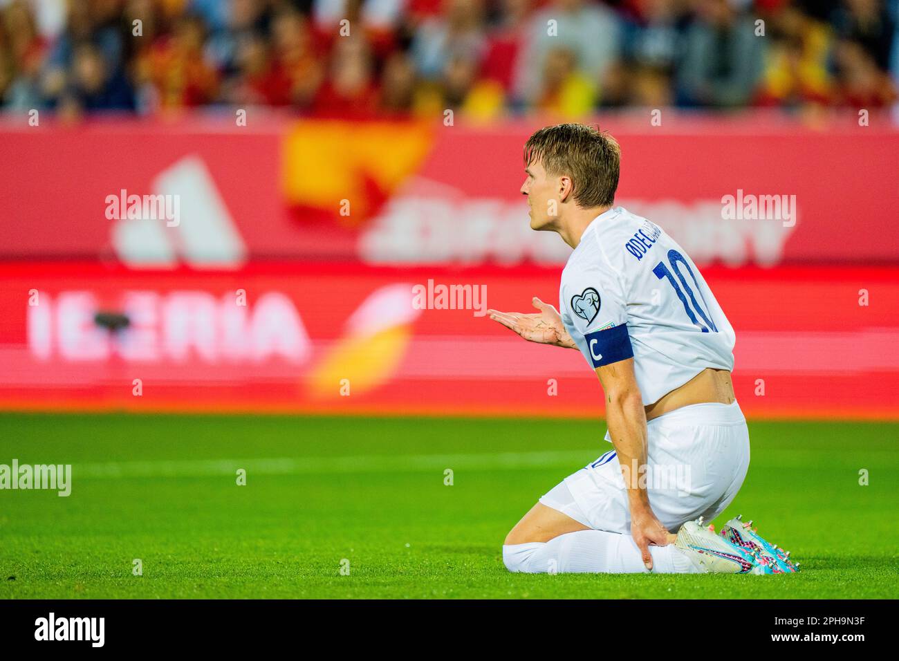 Malaga, Espagne 20230325.Martin Oedegaard de Norvège pendant le match de qualification de football européen entre l'Espagne et la Norvège au stade la Rosaleda à Malaga. Photo: Fredrik Varfjell / NTB Banque D'Images