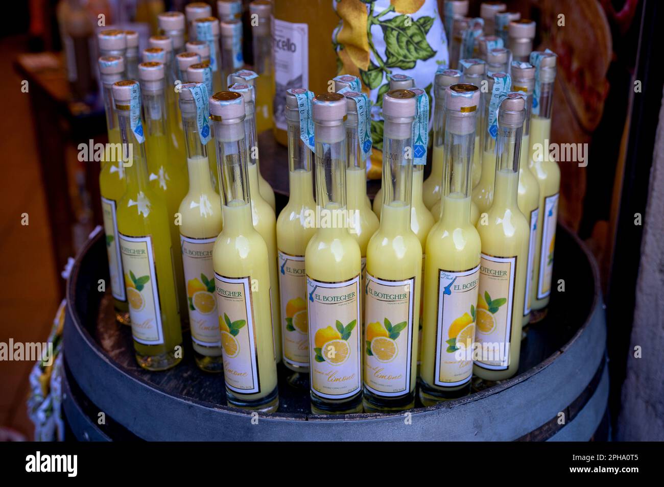 Limoncello Italien Traditionnel Ou Liqueur De Citron Photo stock