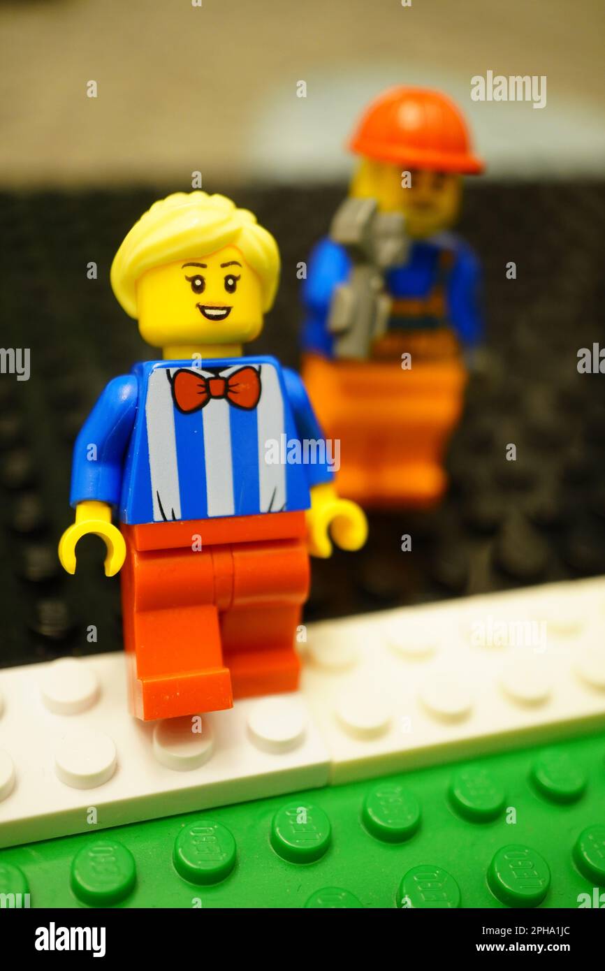 Un gros plan d'un Lego construction ville Ice Cream Vendor Minifigure jouet  Photo Stock - Alamy