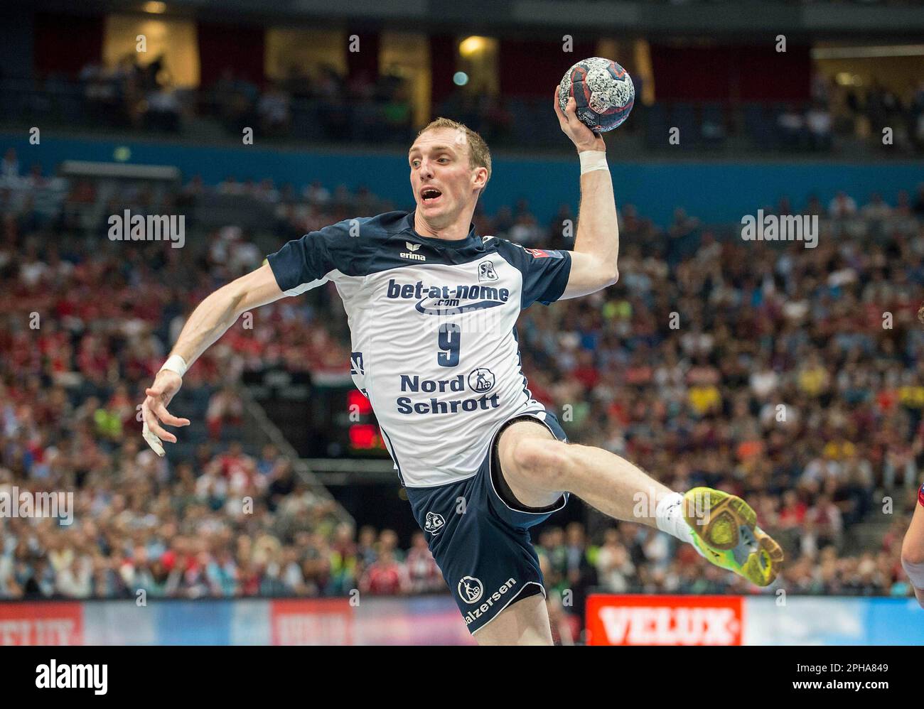 ARCHIVE PHOTO: Holger GLANDORF sera 40 ans sur 30 mars 2023, Holger GLANDORF, FL, action, Finale de la Ligue des champions de handball quatre, demi-finales, FC Barcelone (Barca) contre SG Flensburg-Handewitt (FL) 39:41 après un jet de sept mètres, sur 31 mai .2014 à Cologne/Allemagne. ? Banque D'Images