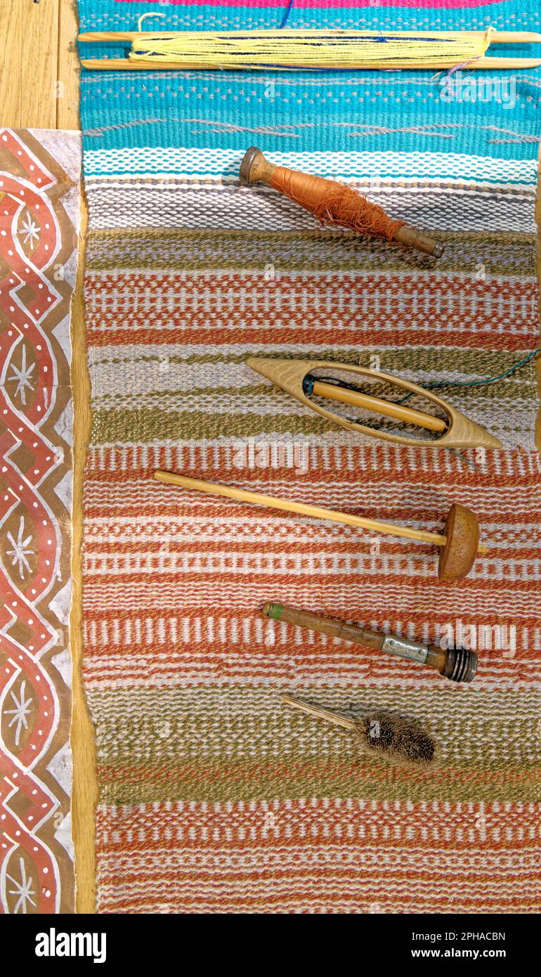 Outils de métier à tisser en bois au Tudor House Museum Worcester, Worcestershire, Angleterre, Royaume-Uni - 28th de janvier 2023 Banque D'Images