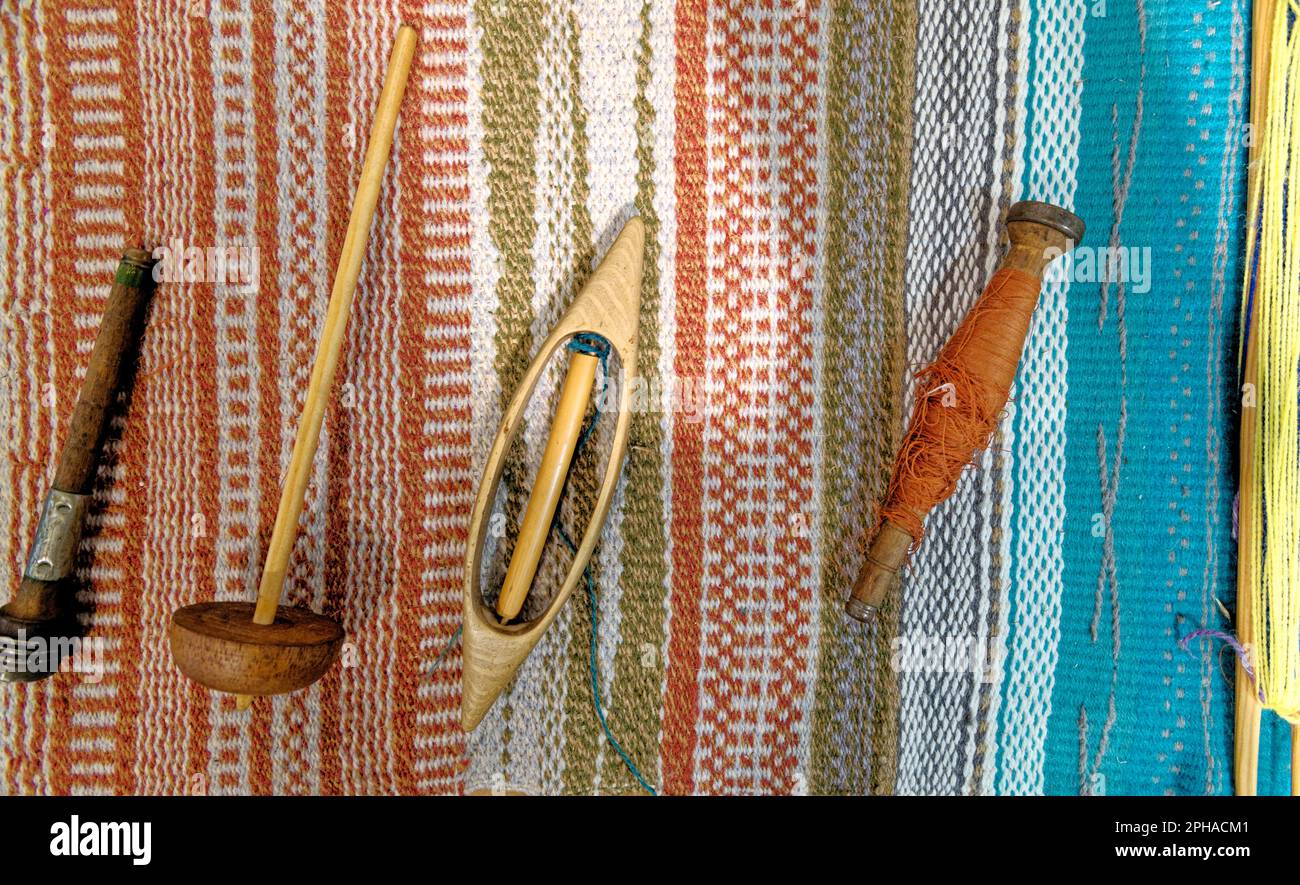 Outils de métier à tisser en bois au Tudor House Museum Worcester, Worcestershire, Angleterre, Royaume-Uni - 28th de janvier 2023 Banque D'Images