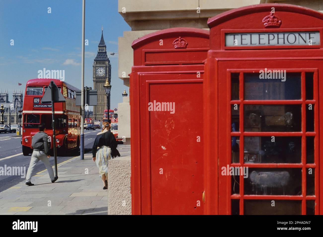 Les chambres du Parlement vu du pont de Westminster, Londres, Angleterre, Royaume-Uni. Circa 1980 Banque D'Images